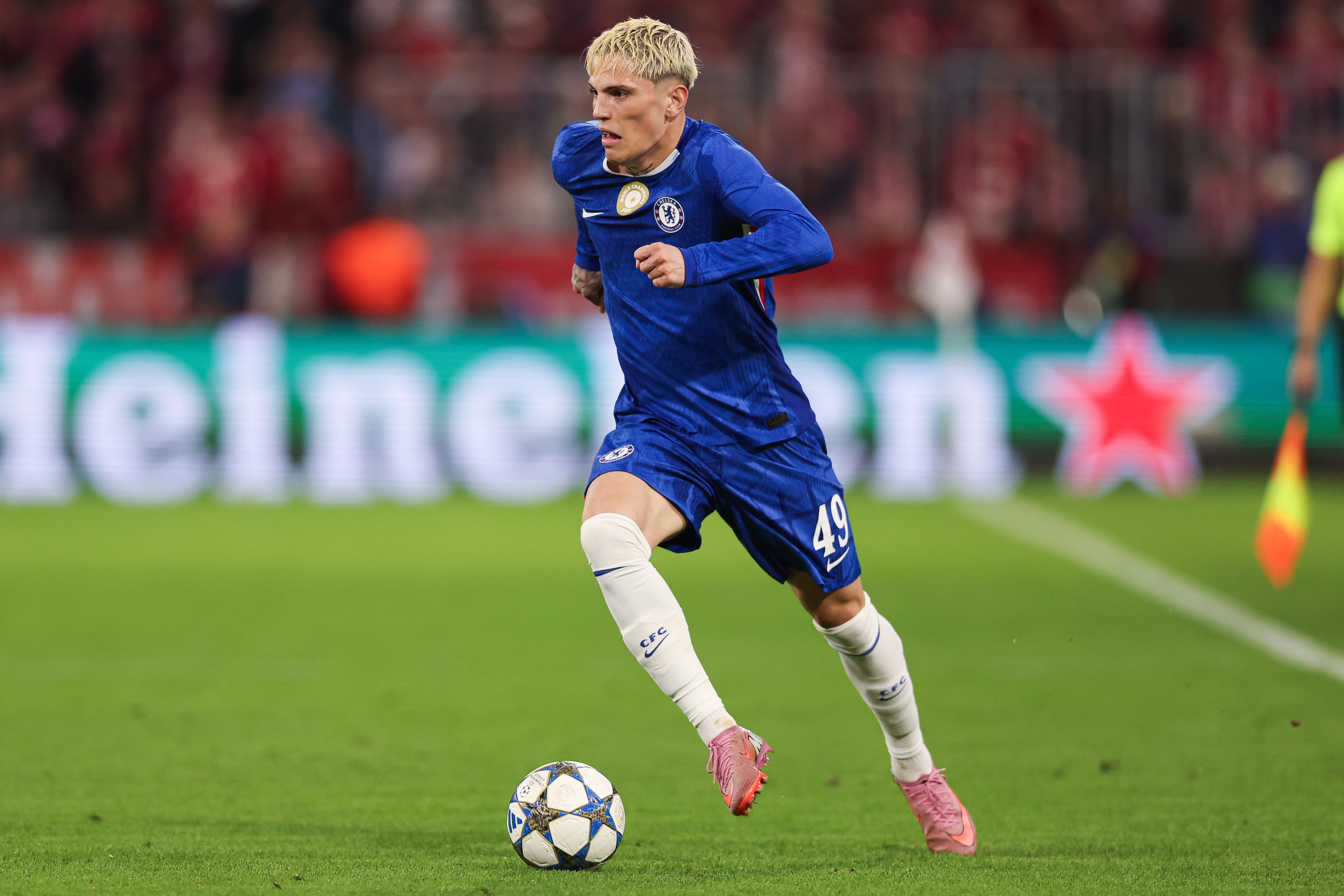 世界杯直播app官方下载安装中心-何时兑现？TA：加纳乔是否高估了自己的实力？或许足球智商有问题