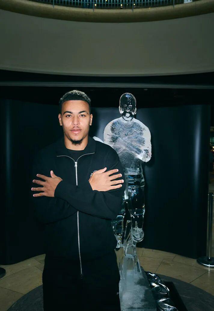 世界杯客户端升级下载-维拉“寒王”，已进化成英超新型前腰代表