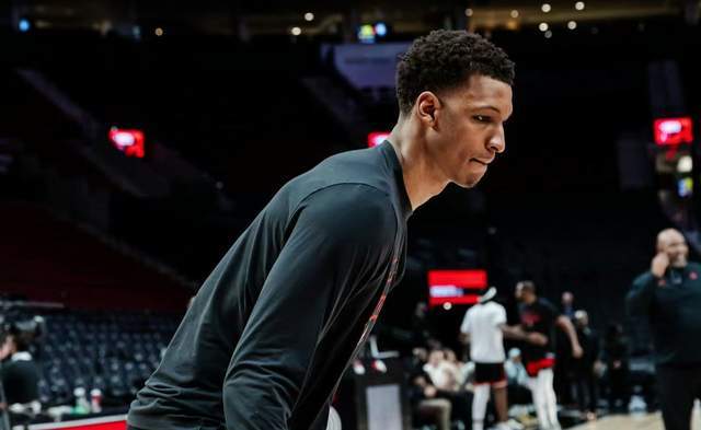 世界杯比赛在线观看地址-乌度卡乱用人，火箭队仅8人轮换，双锋线31中9，阿门没三分上限低