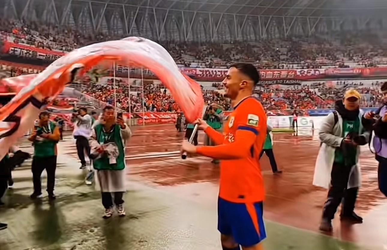 世界杯手机高清观看软件-阿尔瓦罗：我还在慢慢进步，个人的体能状态也在慢慢提高